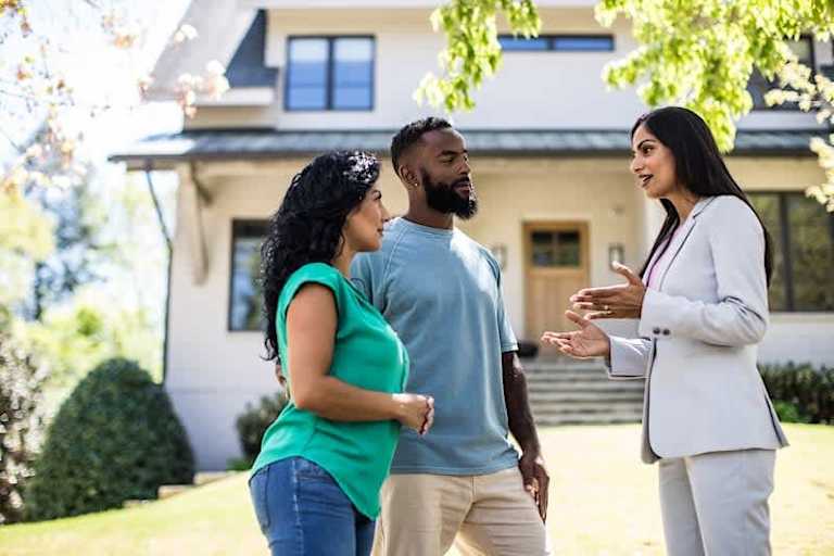 How to Become a Real Estate Appraiser